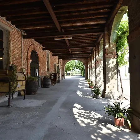 Tenuta Le Risare Bed & Breakfast 4*