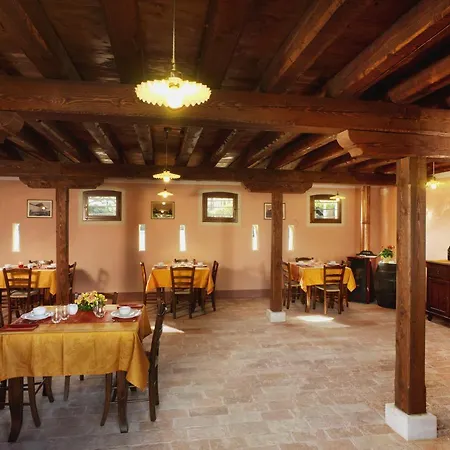 Bed & Breakfast Tenuta Le Risare 4*