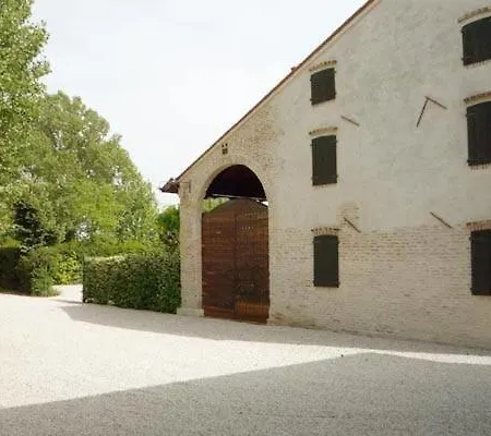 Frühstückspension Tenuta Le Risare 4*